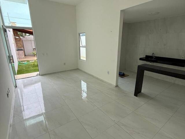 #4014 - Casa para Venda em Eusébio - CE - 2