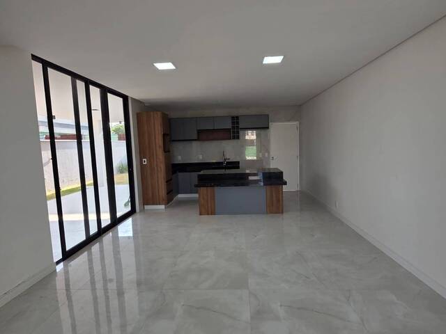 #4319 - Casa em condomínio para Venda em Eusébio - CE - 2