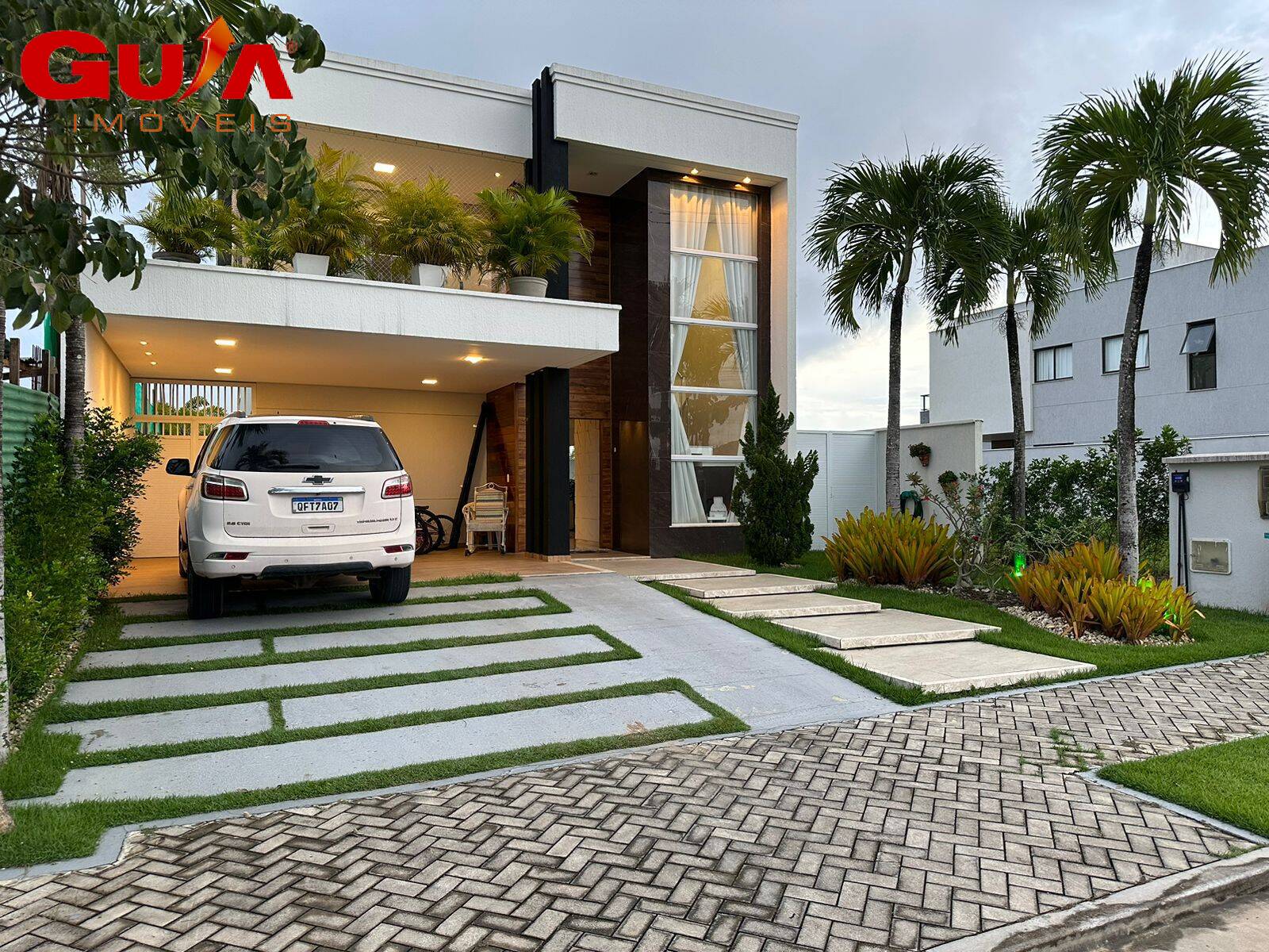 Duplex Alto padrão na Cidade Alpha- Porteira Fechada