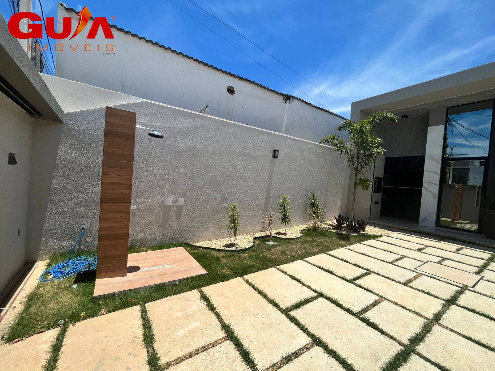 Casa à venda com 3 quartos, 100m² - Foto 2