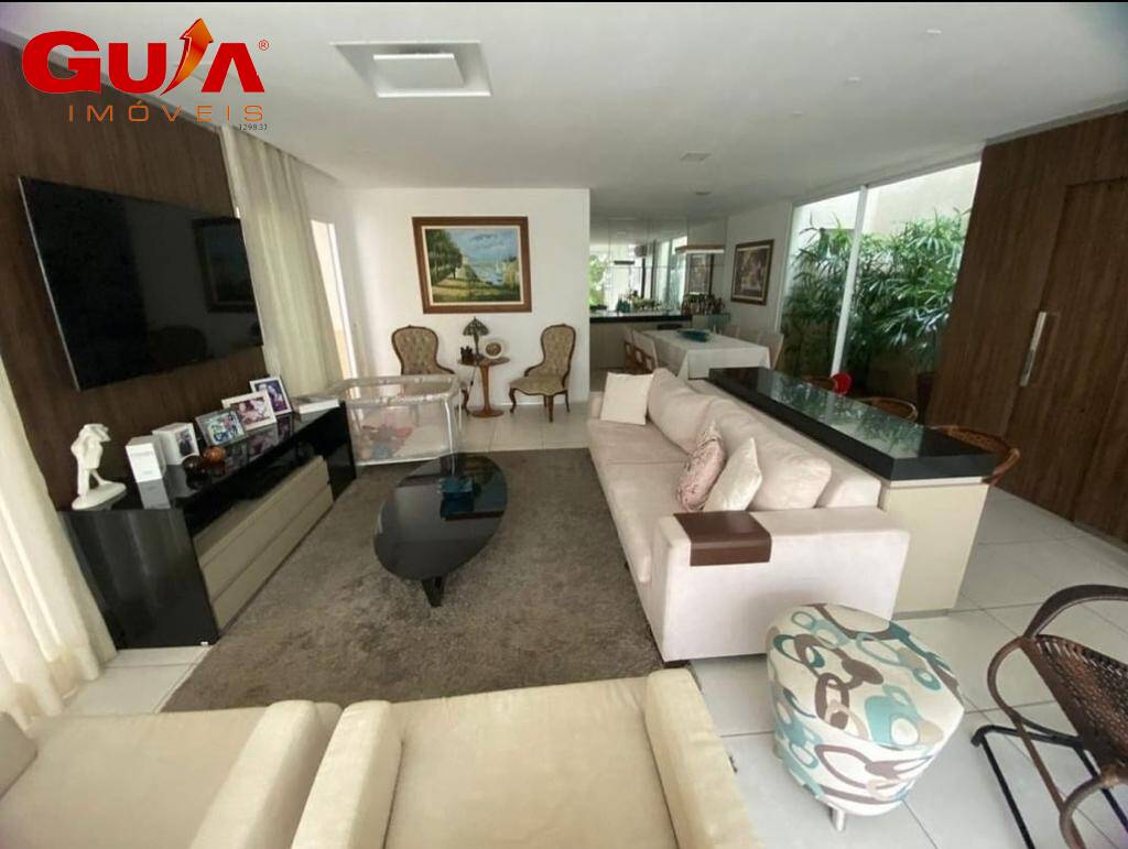 Casa de Condomínio à venda com 4 quartos, 241m² - Foto 1