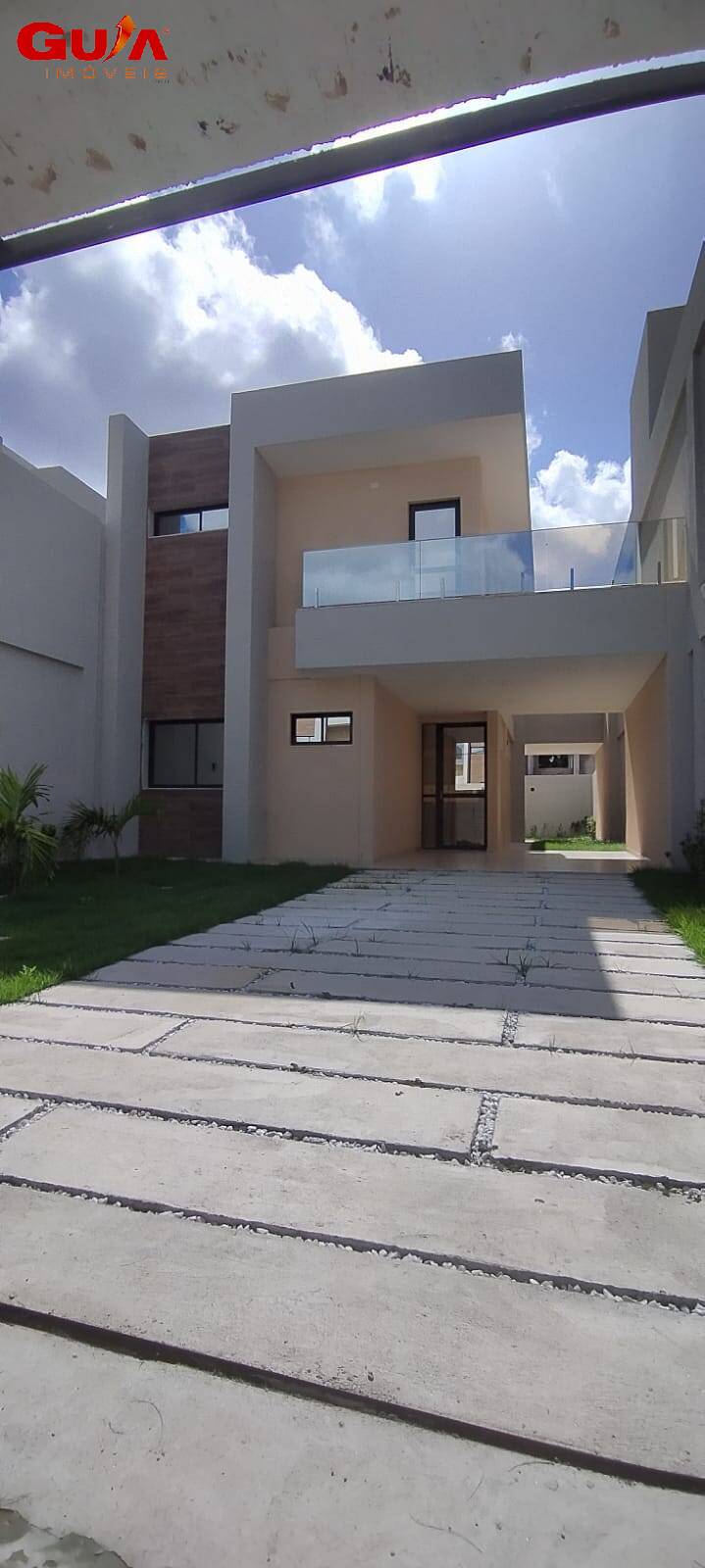 Casa nova em rua privativa com excelente localização!