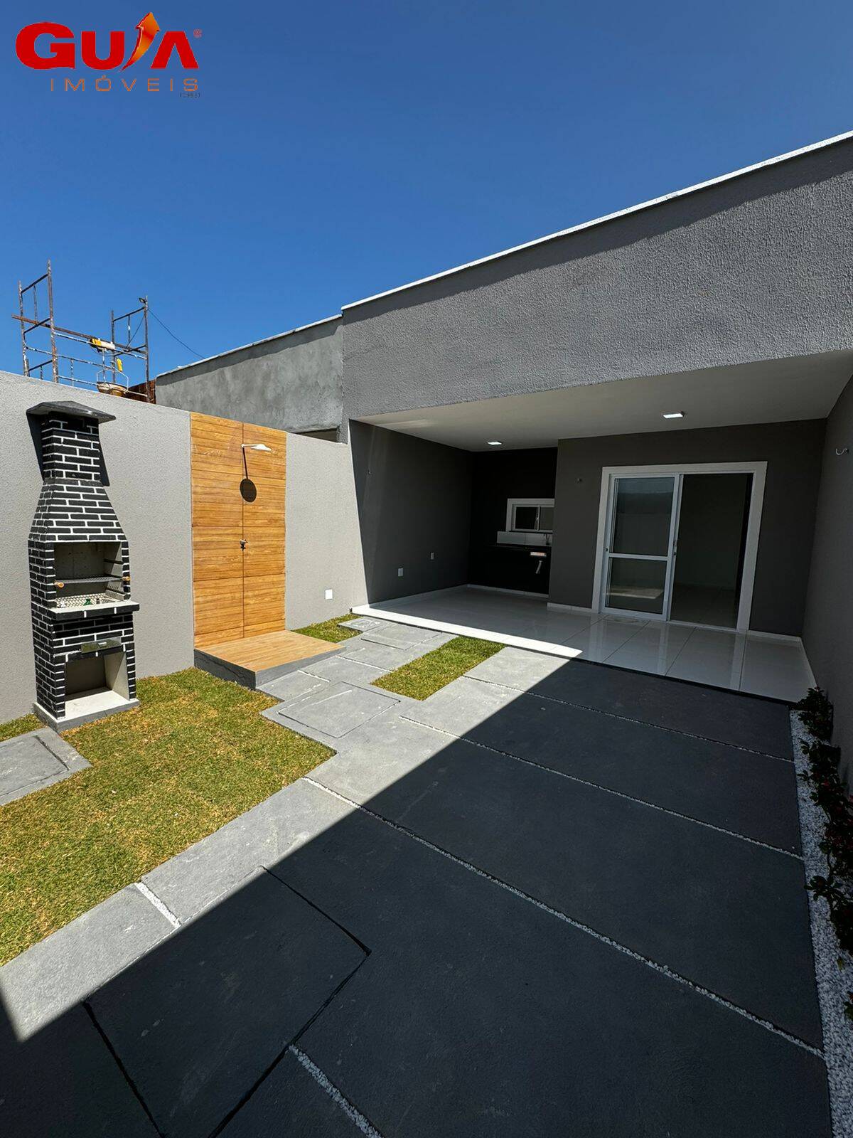 Casa à venda com 2 quartos, 80m² - Foto 1