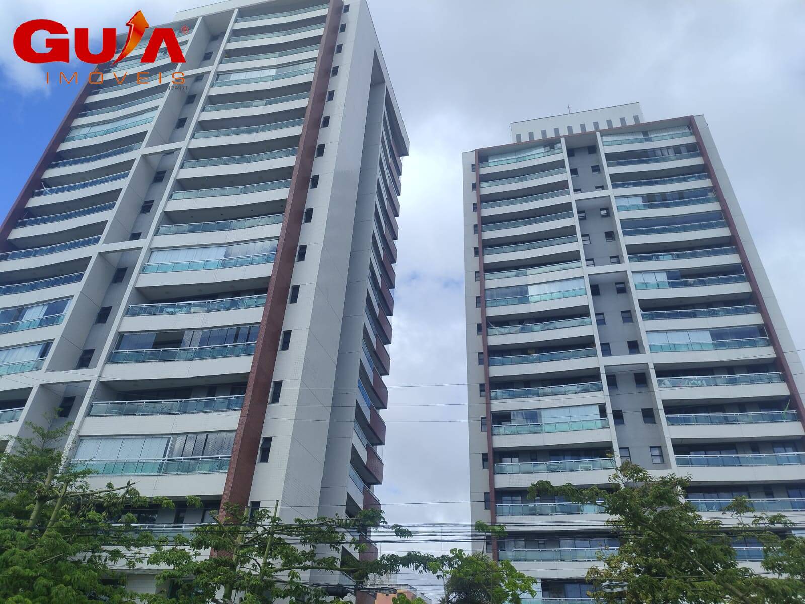 Apartamento andar baixo ótima ventilação.