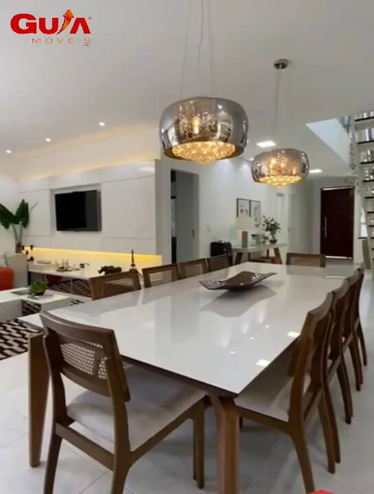 Casa de Condomínio para alugar com 3 quartos, 232m² - Foto 1