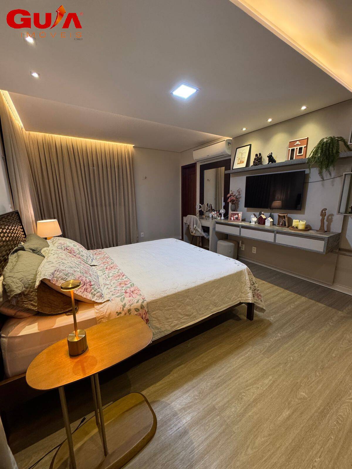 Belíssima casa duplex no Alphaville Ceará 1- Porteira Fechada