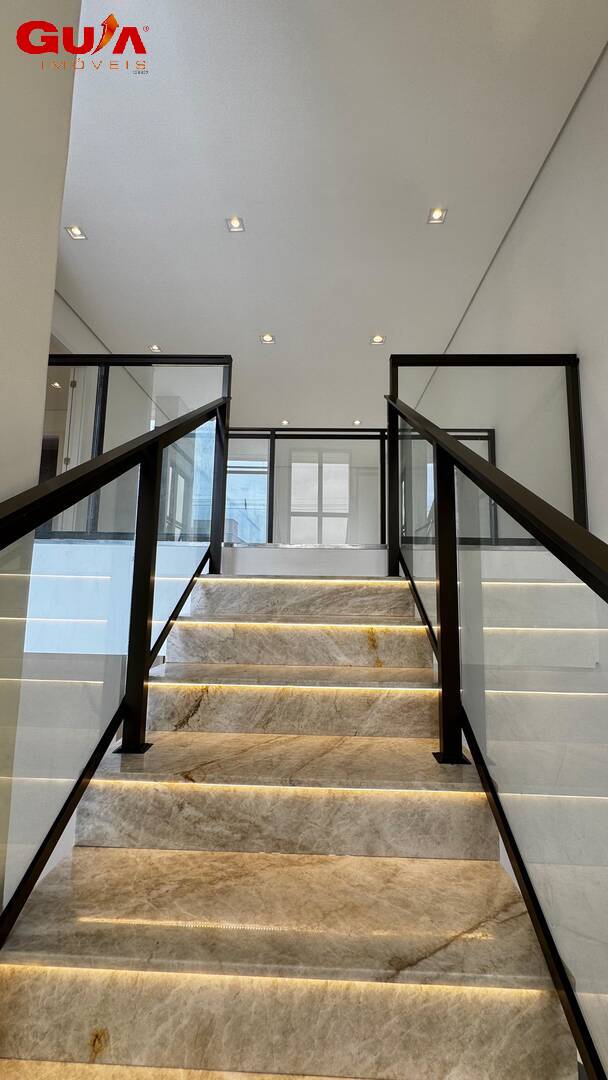 Casa, 4 quartos, 245 m² - Foto 9