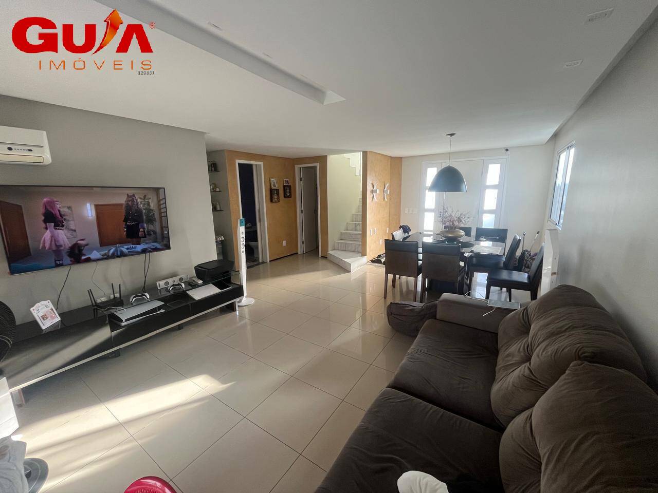 Casa à venda com 4 quartos, 170m² - Foto 2