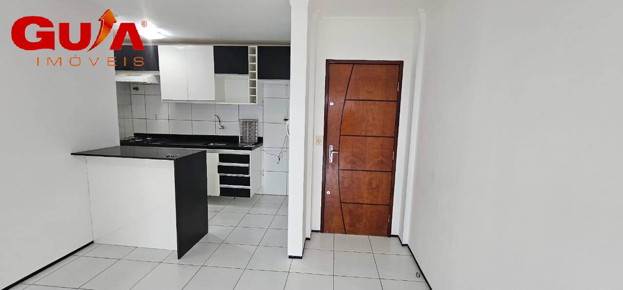Apartamento à venda com 3 quartos, 66m² - Foto 2