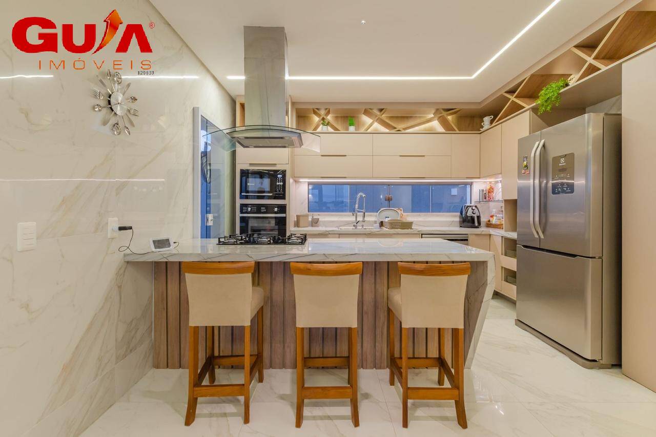 Casa de Condomínio para alugar com 5 quartos, 307m² - Foto 5