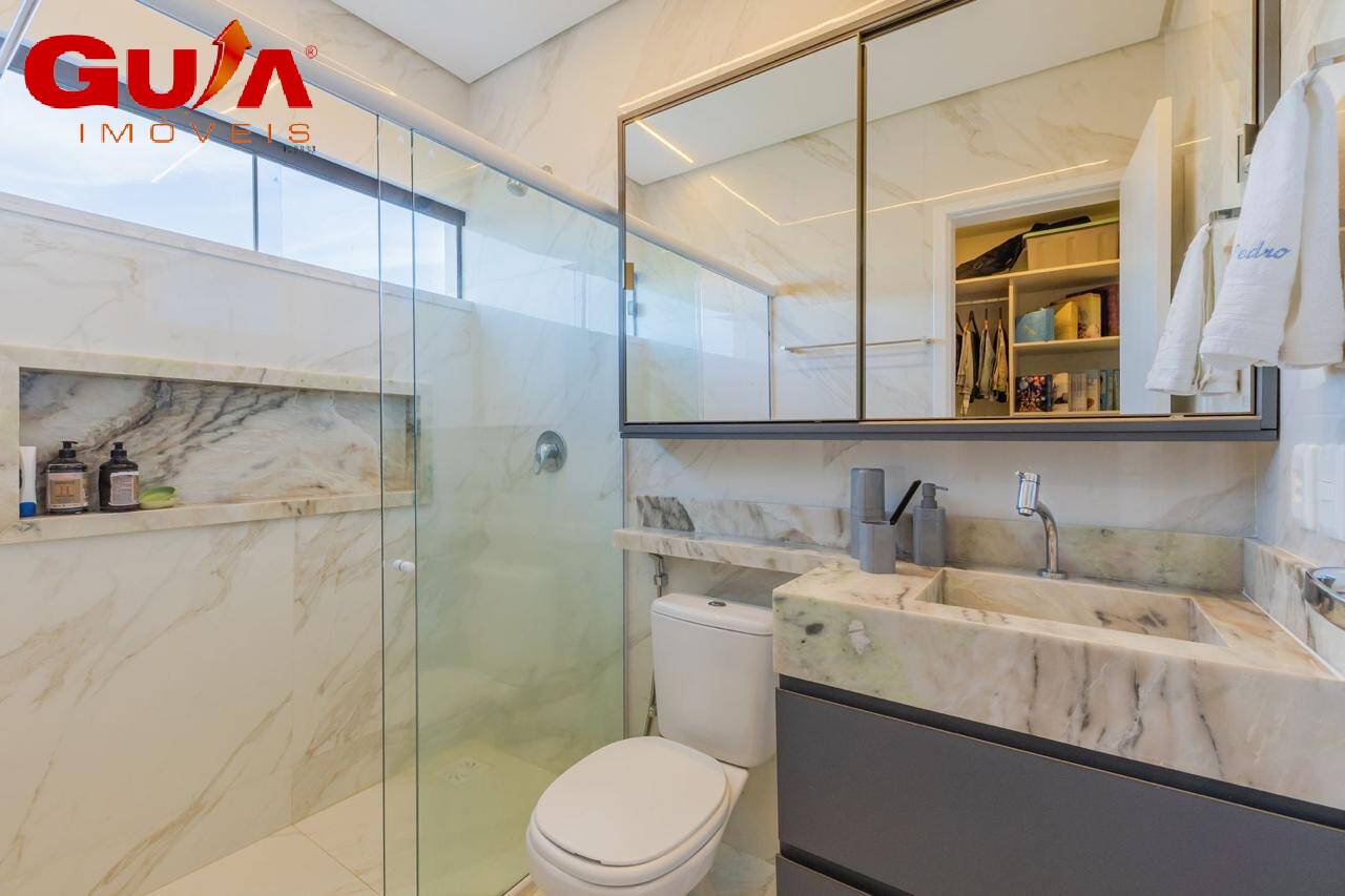 Casa de Condomínio para alugar com 5 quartos, 307m² - Foto 16