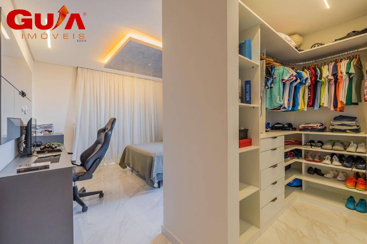 Casa de Condomínio para alugar com 5 quartos, 307m² - Foto 18