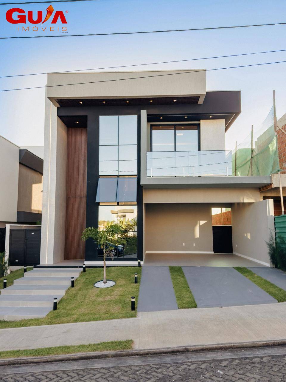 Casa à venda com 4 quartos, 275m² - Foto 1