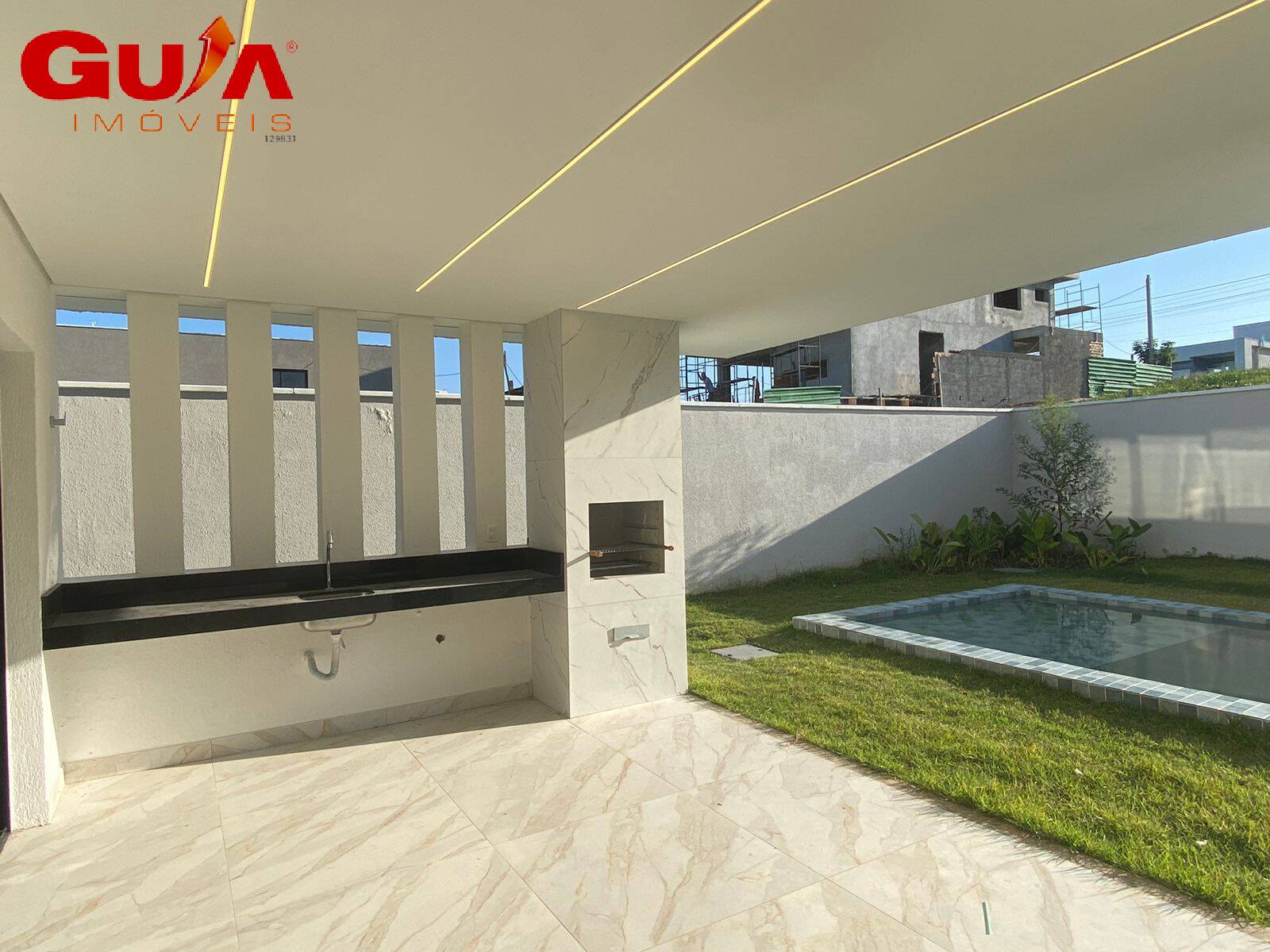 Casa à venda com 4 quartos, 210m² - Foto 11
