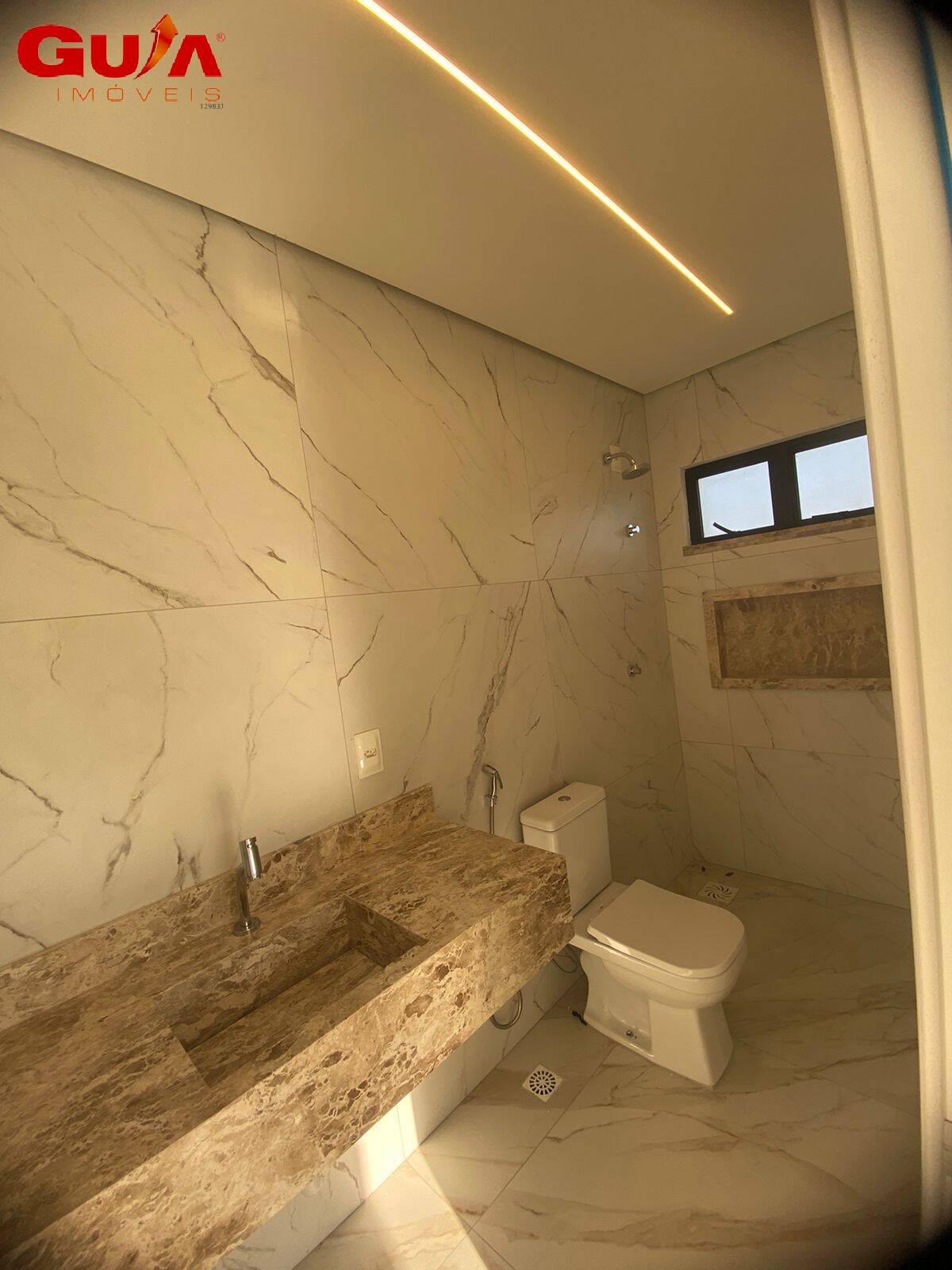 Casa à venda com 4 quartos, 210m² - Foto 37