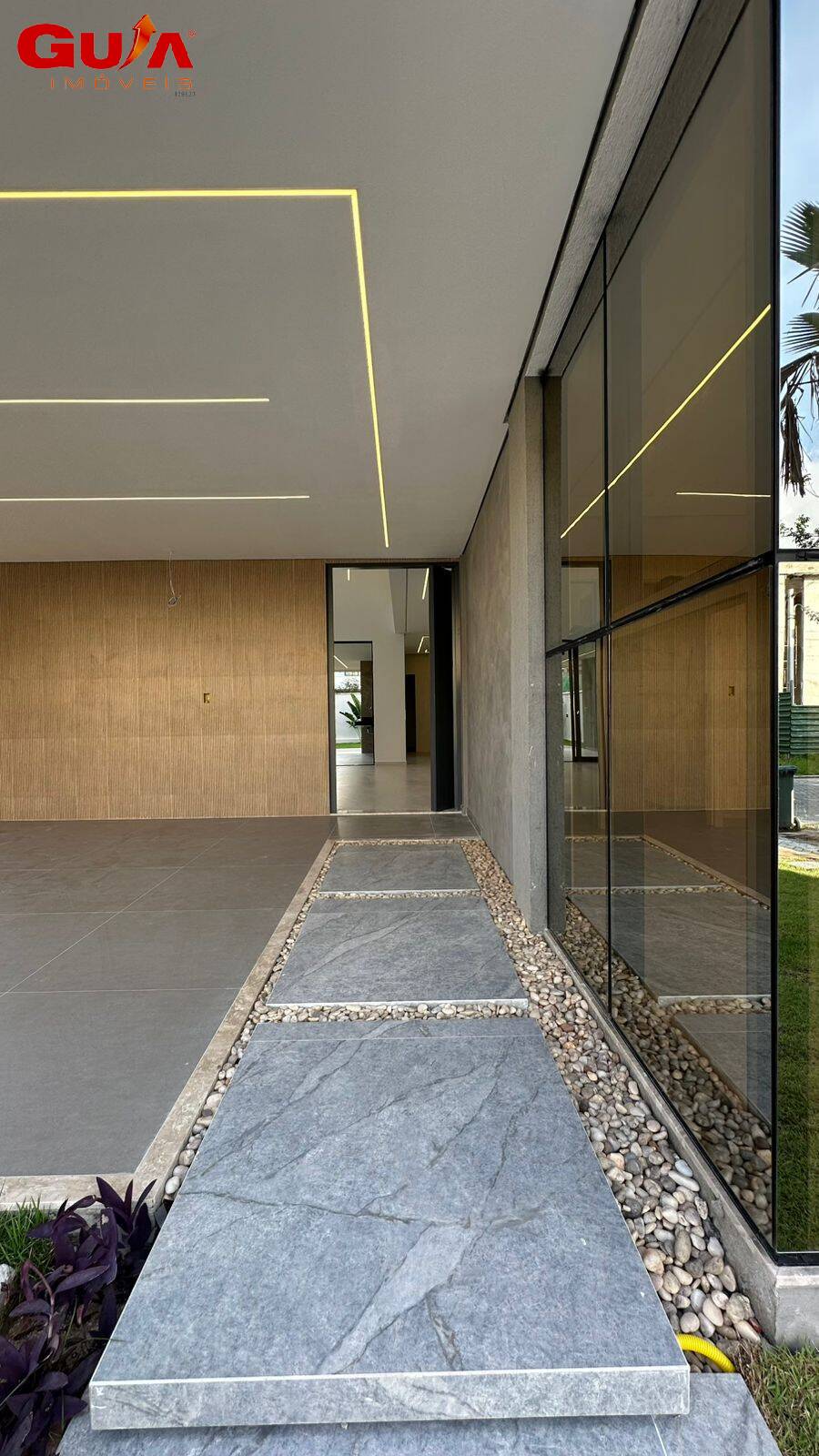 Casa de Condomínio à venda com 4 quartos, 261m² - Foto 2