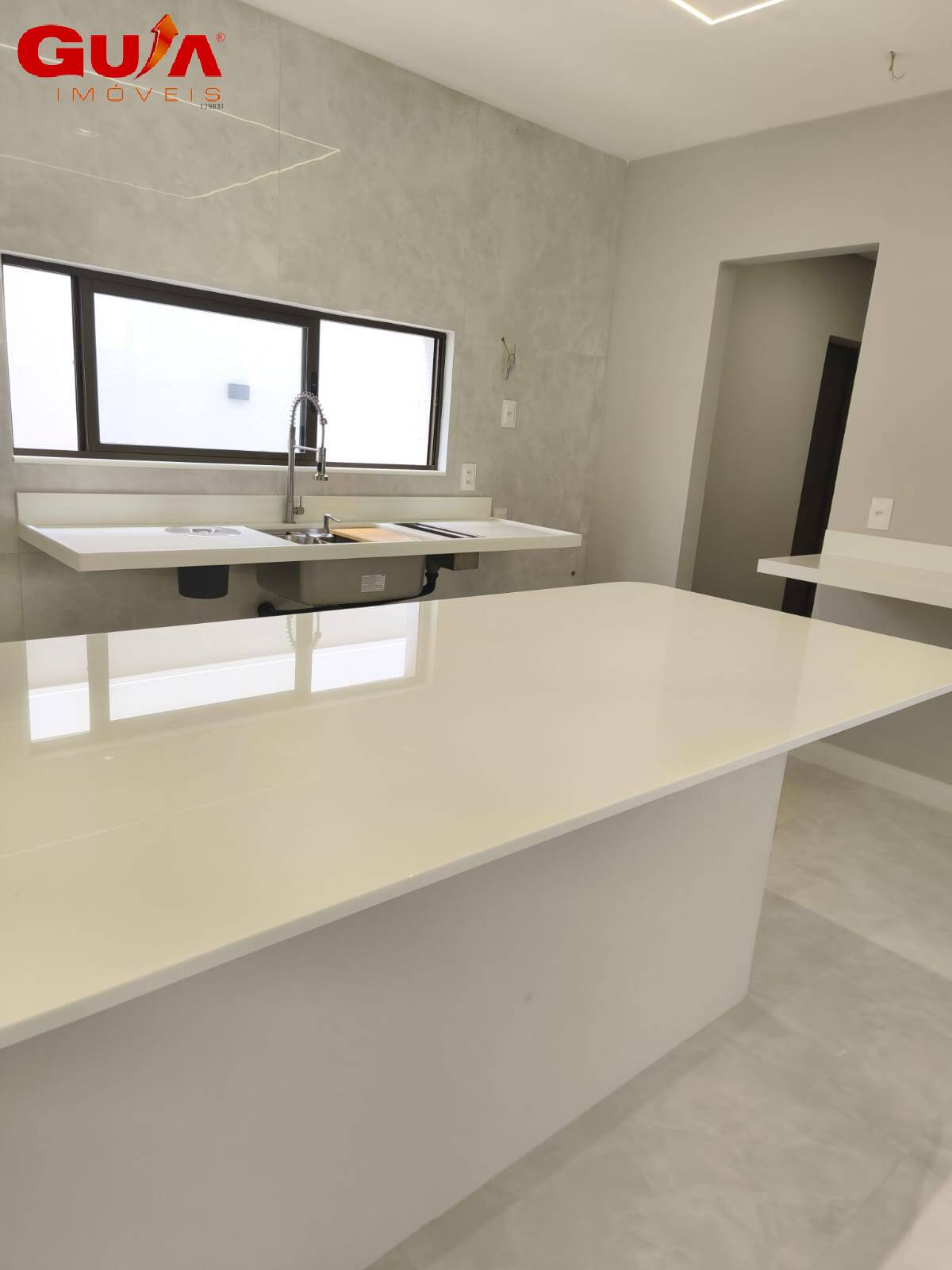 Casa de Condomínio à venda com 4 quartos, 260m² - Foto 3