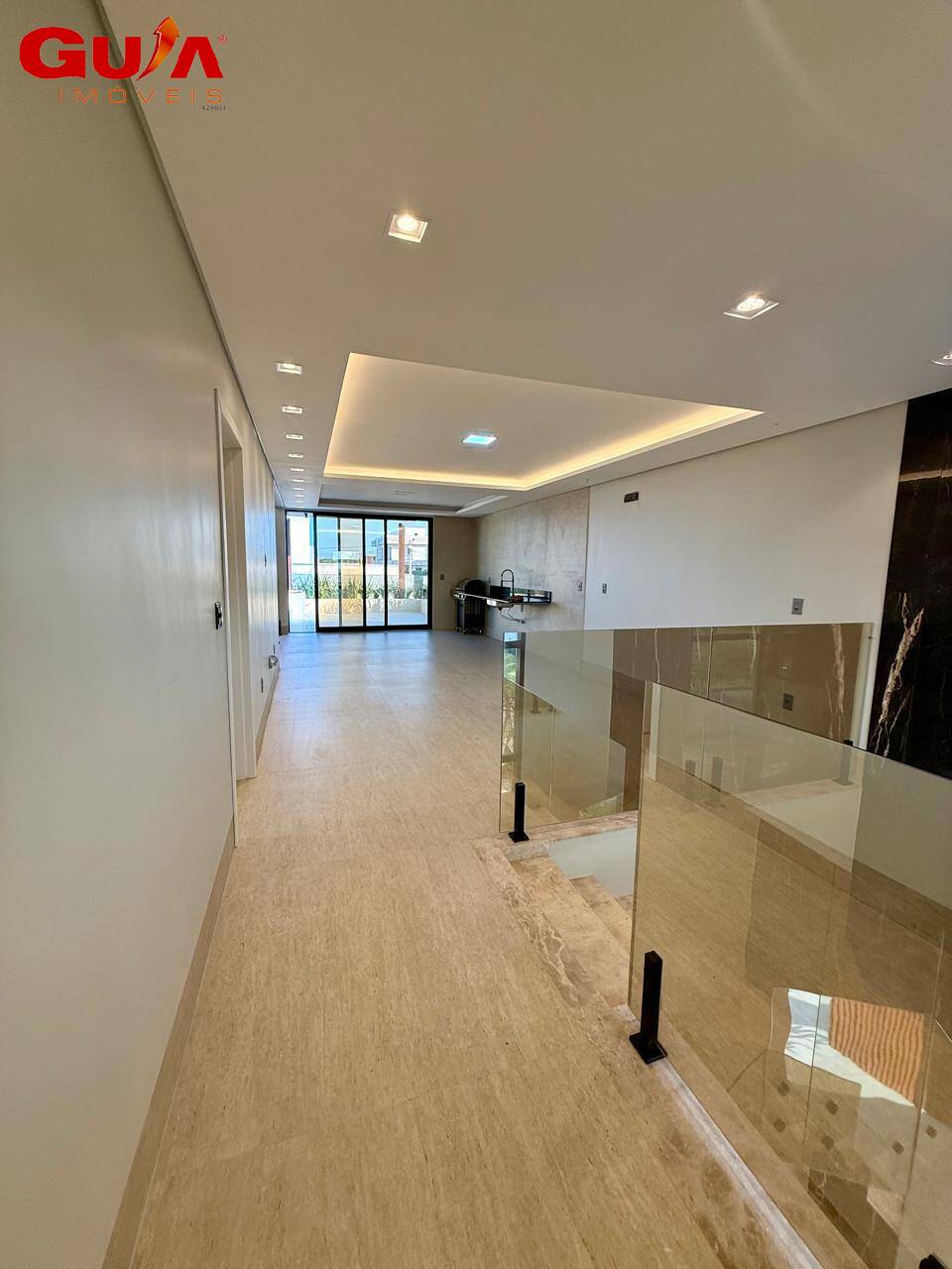 Casa de Condomínio à venda com 3 quartos, 235m² - Foto 2