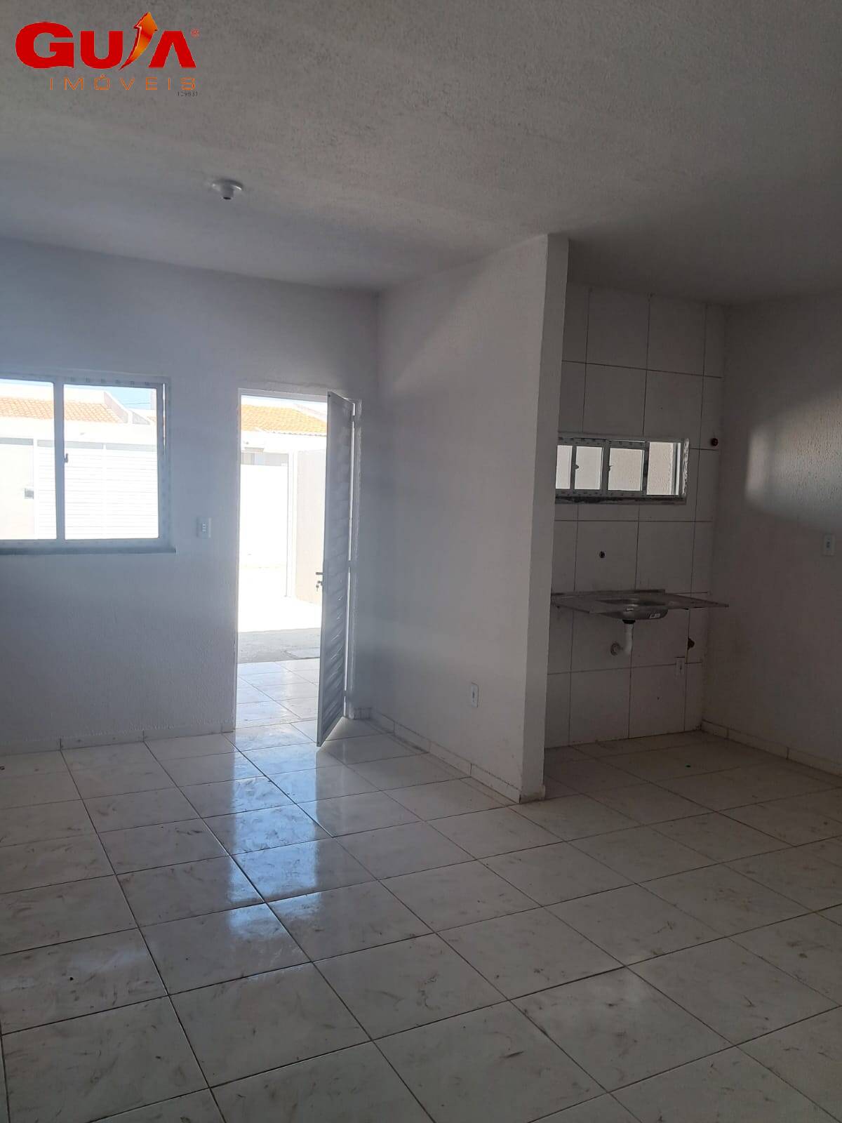 Casa à venda com 3 quartos, 77m² - Foto 4