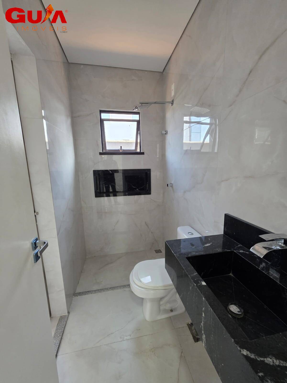 Casa de Condomínio à venda com 4 quartos, 250m² - Foto 5
