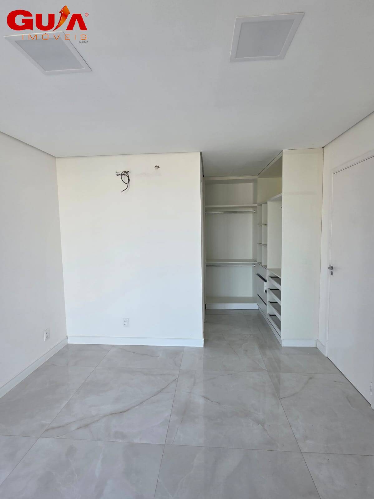 Casa de Condomínio à venda com 4 quartos, 250m² - Foto 10