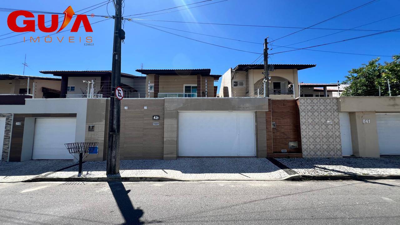 Casa, 3 quartos, 196 m² - Foto 1